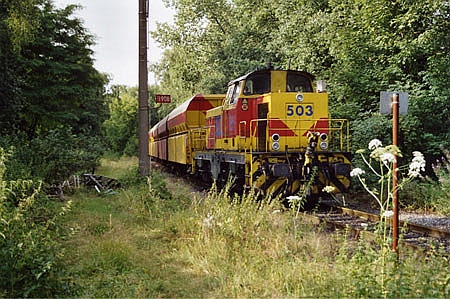 Bahnbergang Oststrasse mit Zug.