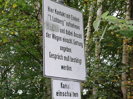 Hinweisschild fr die Lokfhrer